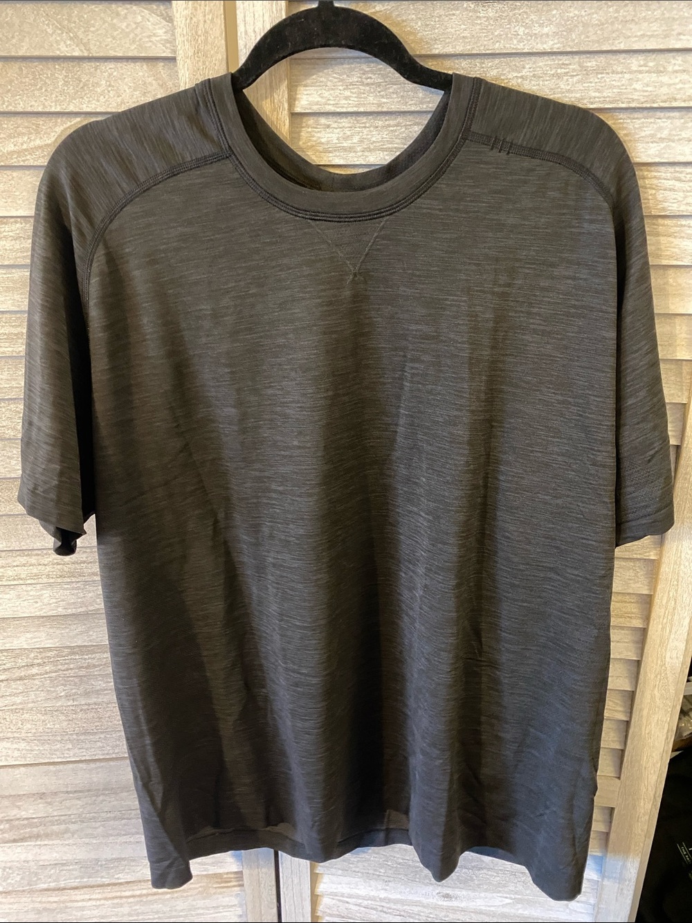 Lululemon XXL Black/Charcoal Short-Sleeve Athletic Top